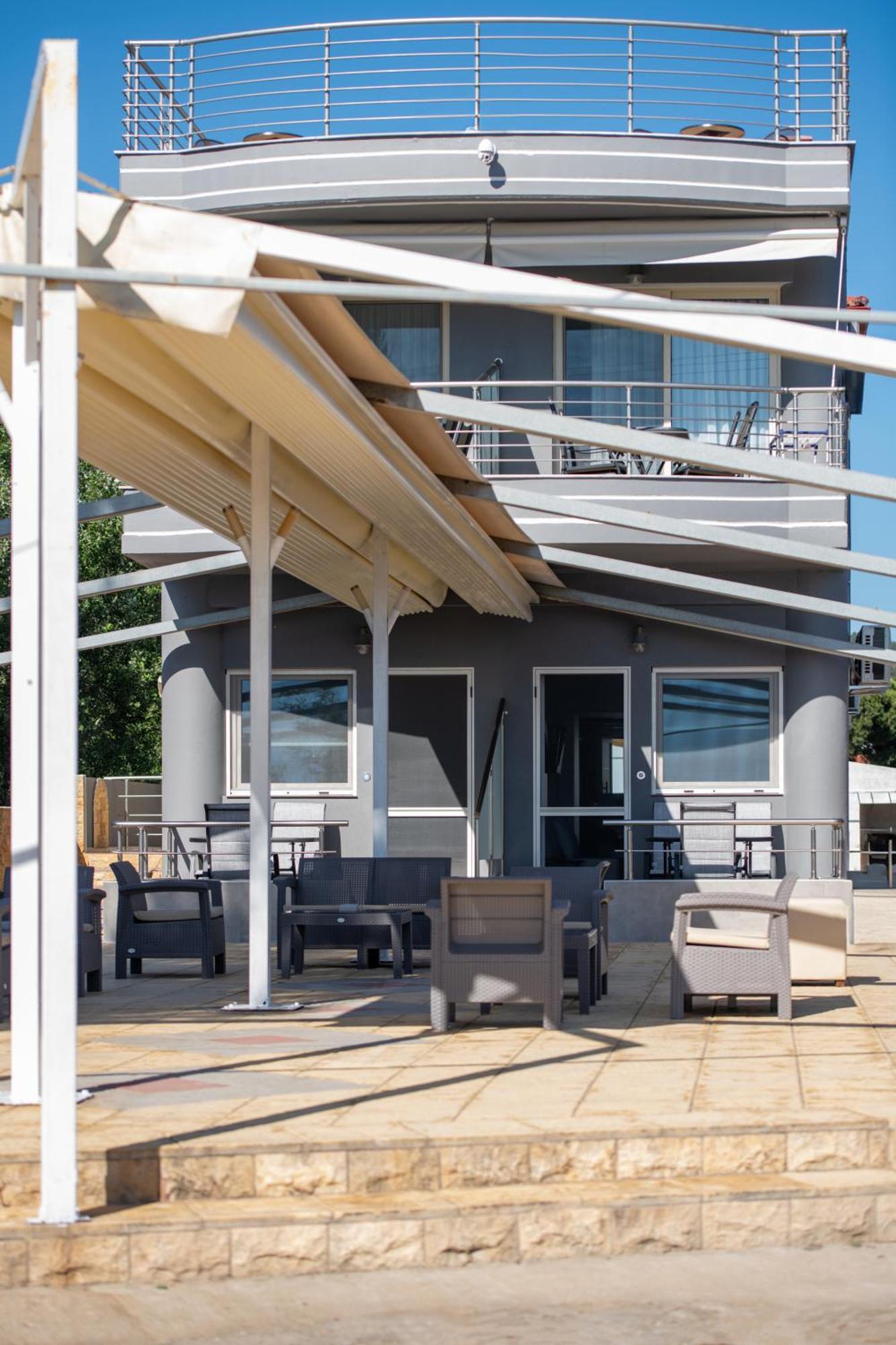 Jolandas Suites Торони Екстериор снимка